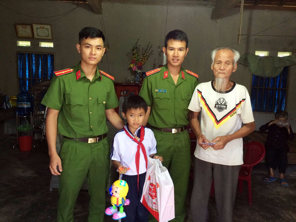 Hành động đẹp hỗ trợ cộng đồng