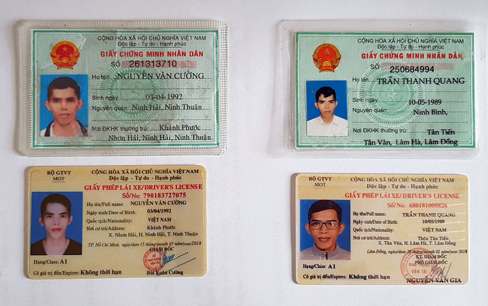4 giấy CMND giả và chiếc mô tô Toàn lừa đảo của nạn nhân bị cơ quan công an thu giữ