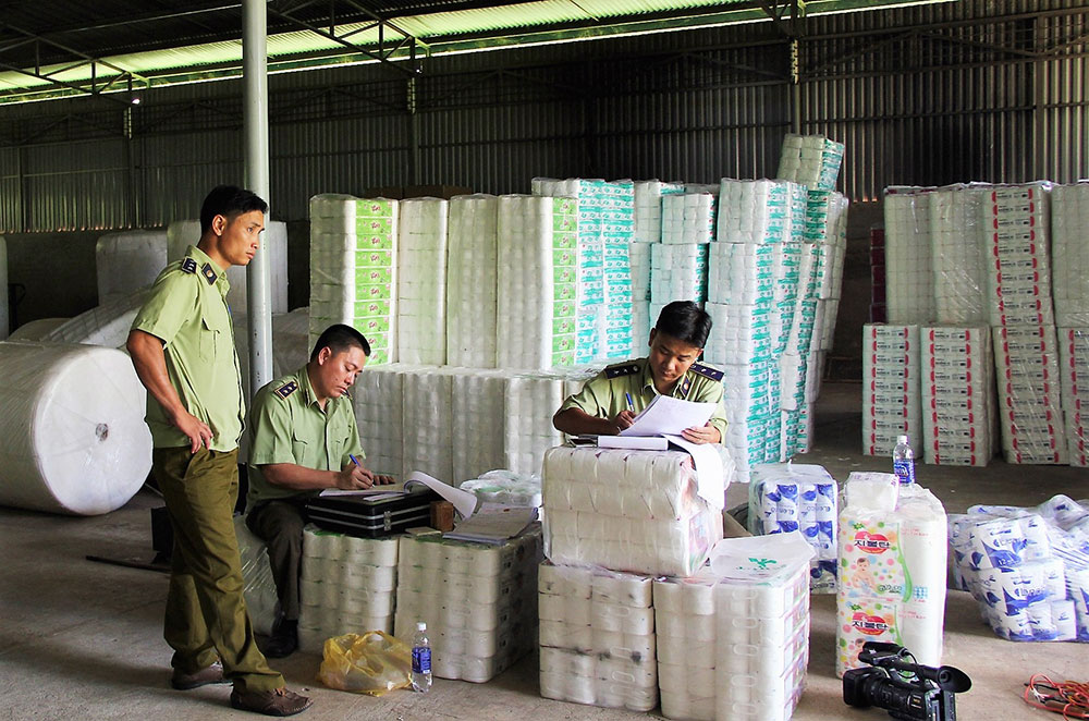 Xử lý gần 400 vụ hàng lậu, hàng giả và gian lận thương mại