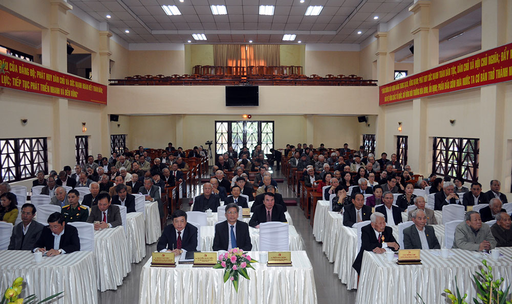 Gặp mặt các đồng chí nguyên lãnh đạo tỉnh qua các thời kỳ