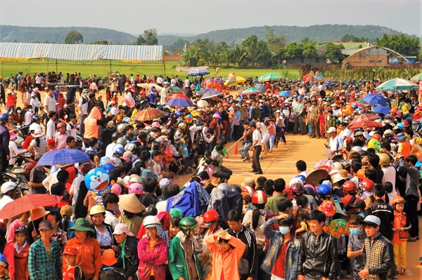 Không gian lễ hội Lồng Tồng