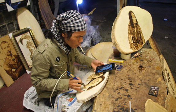 Hồn lửa trong tranh Việt