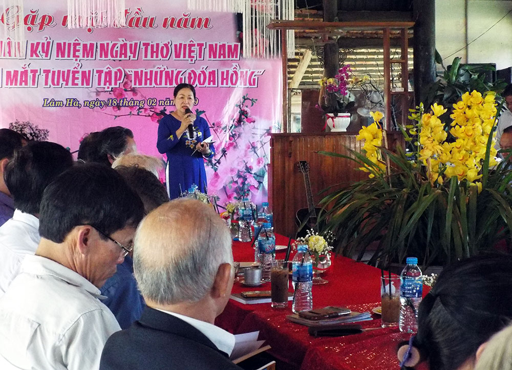 Ngâm, đọc thơ trong tiếng đàn, tiếng nhạc