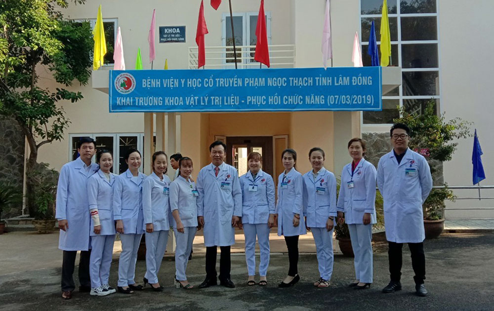 Đội ngũ thầy thuốc của Khoa VLTL -PHCN