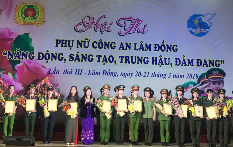 Trao giải Khuyến khích cho 15 đội còn lại