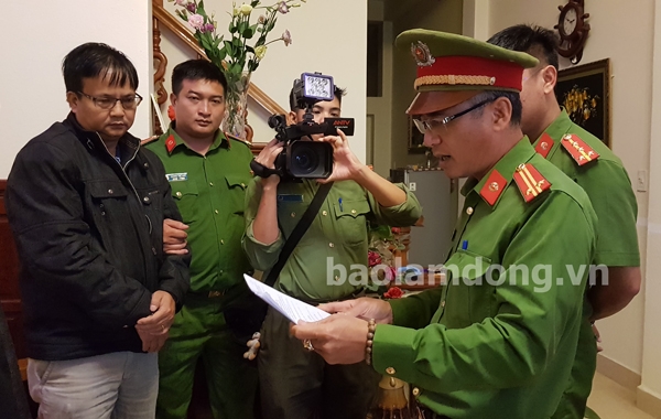 Nguyên cán bộ ngân hàng bị bắt vì lừa đảo, chiếm đoạt tài sản