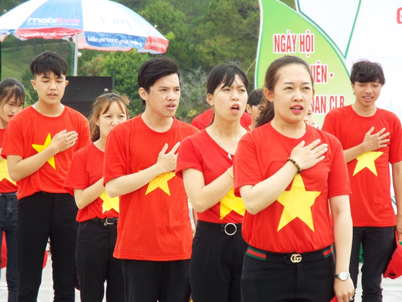 Hội thi hát và đồng diễn &quot;Giai điệu Tổ Quốc&quot;