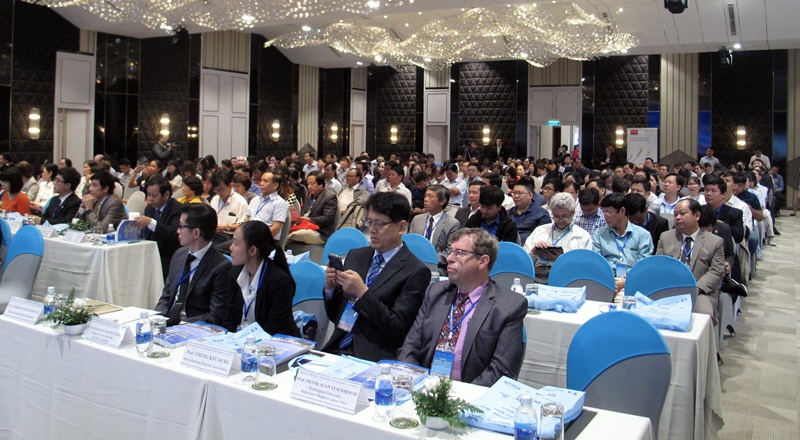 Các báo cáo viên quốc tế đến từ Mỹ, Pháp, Singapore, Thái Lan, Hàn Quốc tham dự hội nghị