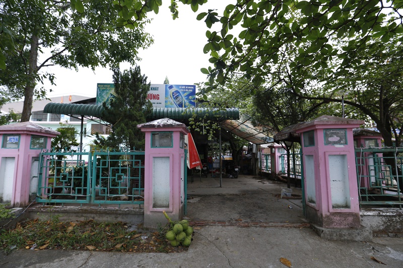 Quán nước nơi hai phóng viên bị các đối tượng hành hung