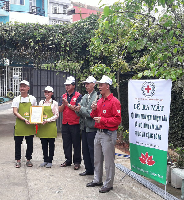 Ra mắt đội tình nguyện Thiện Tâm và mô hình ăn chay phục vụ cộng đồng
