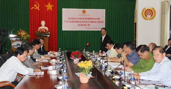 Đoàn Giám sát của Quốc hội làm việc tại Viện Nghiên cứu hạt nhân