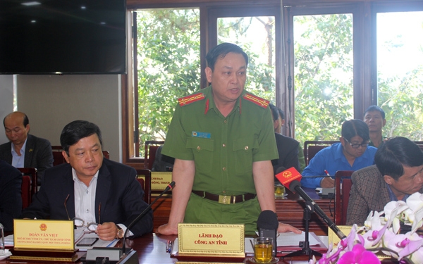 Đại diện Công an tỉnh Lâm Đồng báo cáo giải trình làm rõ một số nội dung Đoàn giám sát nêu