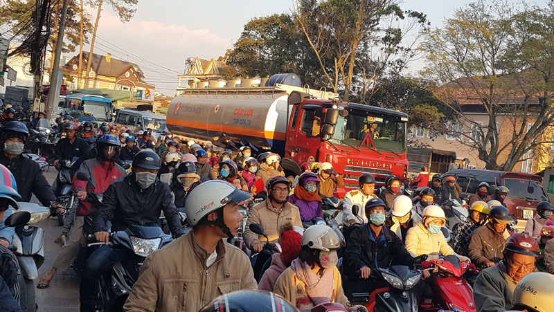Rất nhiều nút giao thông tại Đà Lạt đều xảy ra tình trạng ùn tắc trong giờ cao điểm