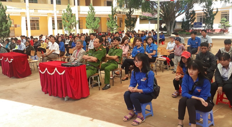 Tuyên truyền phòng chống ma túy và tệ nạn xã hội cho học sinh vùng đồng bào dân tộc thiểu số