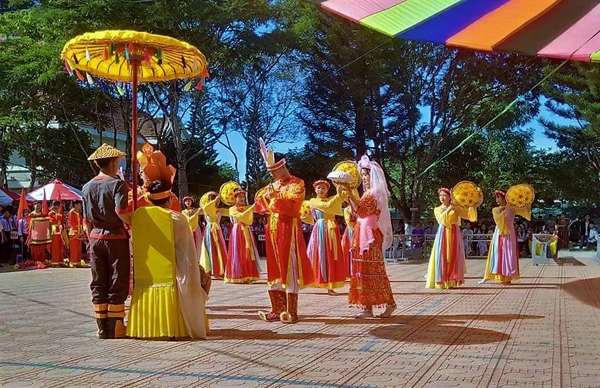 Trường THCS Hùng Vương (Bảo Lộc) tổ chức tưởng niệm Quốc Tổ Hùng Vương