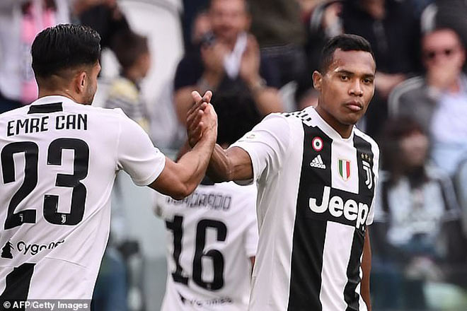 Juve chơi không tốt trong hiệp 1 nhưng bất ngờ gỡ hòa 1-1 ở phút 37 nhờ cú đánh đầu của hậu vệ Alex Sandro khi Miralem Pjanic đá phạt góc từ cánh phải