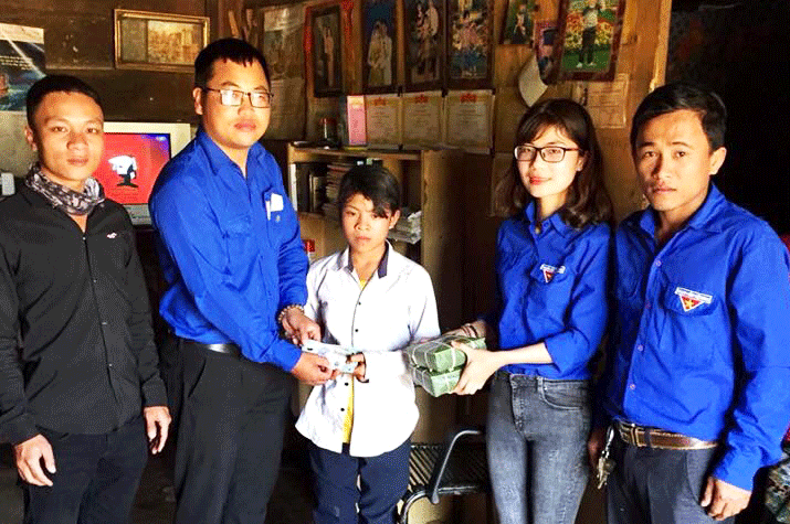 Bí thư Ðoàn xã làm theo lời Bác