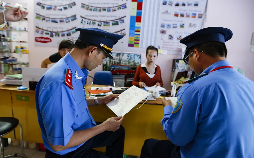 Tăng cường quản lý xe hợp đồng trá hình chạy tuyến cố định