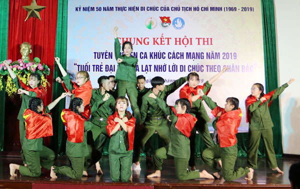Đoàn Trường Đại học Đà Lạt tổ chức thi Tuyên truyền ca khúc Cách mạng