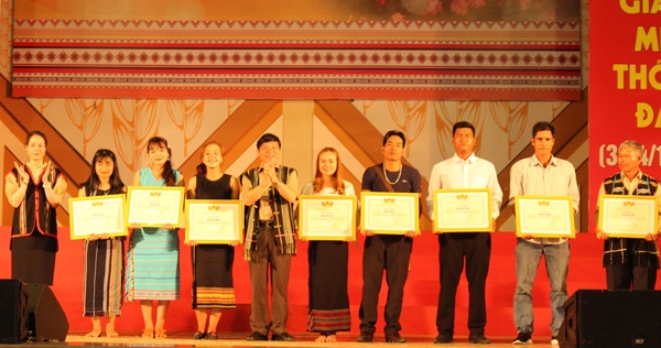 Hội thi các trò chơi dân gian và văn nghệ vùng đồng bào dân tộc thiểu số