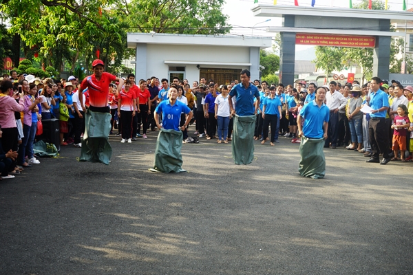Các trò chơi thể thao dân gian tại lễ phát động tháng công nhân 2019 tại huyện Đạ Tẻh