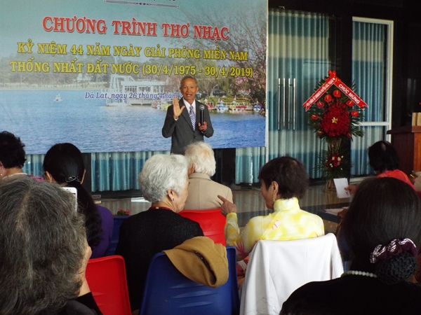 Giao lưu thơ nhạc mừng 44 năm đất nước hoà bình, thống nhất