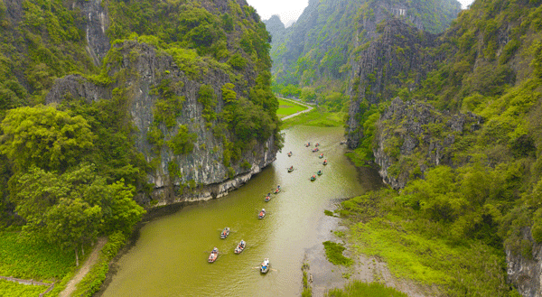 Ngẩn ngơ danh thắng Tràng An