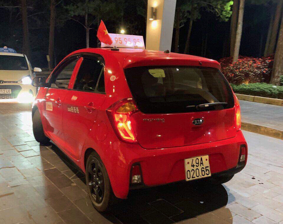 Công an Đà Lạt đang làm rõ vụ một nam tài xế taxi bị tố vòi tiền du khách