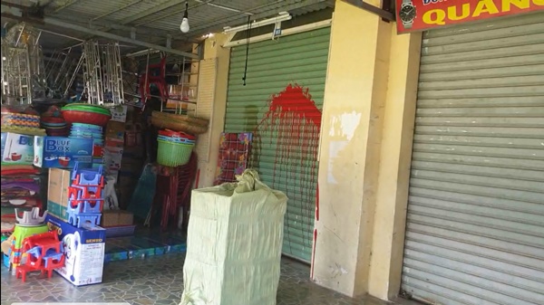 Nhóm người lạ mặc đồng phục thường xuyên xuất hiện đe dọa tiểu thương tại Chợ Bảo Lộc