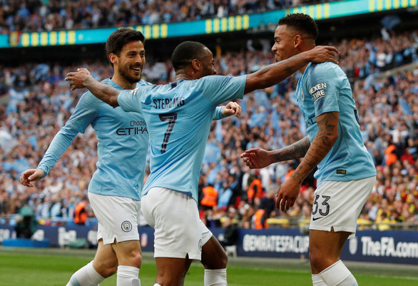 Niềm vui của các cầu thủ M.C sau khi ghi bàn vào lưới Watford - Ảnh: REUTERS