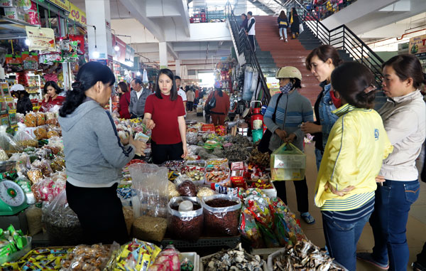 Nội bộ bất hòa, tiểu thương &quot;lãnh đủ&quot;