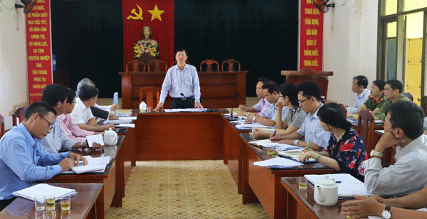 Làm việc với các bên liên quan đến hoạt động của Chợ Bảo Lộc