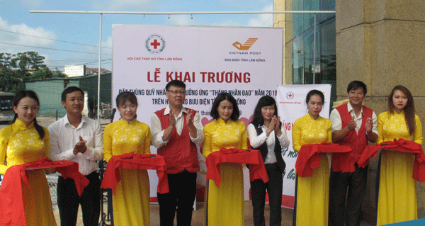 Khai trương thùng Quỹ Nhân đạo tại hệ thống Bưu điện tỉnh