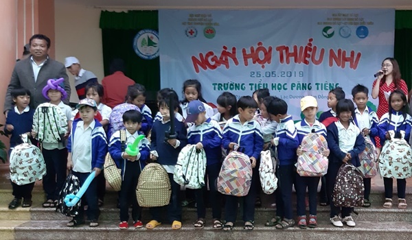 Đà Lạt vận động 3 đoàn từ thiện đến tặng quà, khám bệnh miễn phí với tổng trị giá 235 triệu đồng