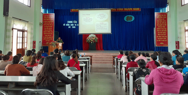 Tuyền truyền, giáo dục pháp luật cho hội viên phụ nữ