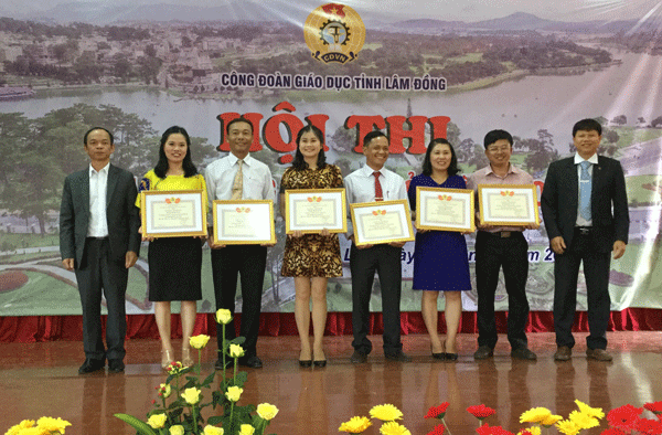 Phát huy vai trò cán bộ công đoàn trường học