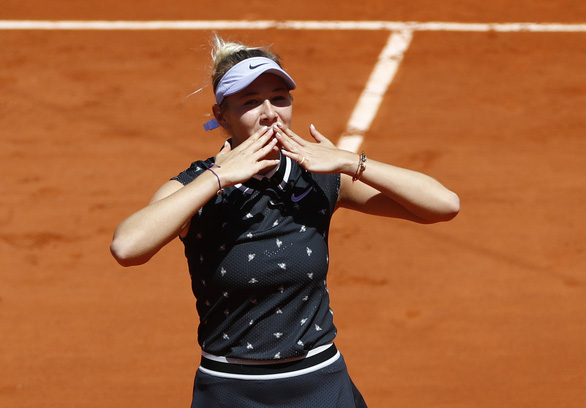 Sốc ở Roland Garros: tay vợt 17 tuổi hạ đương kim vô địch