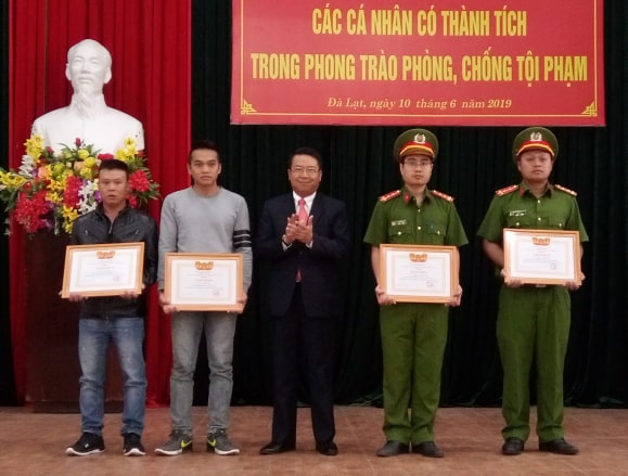 Đà Lạt khen thưởng 4 cá nhân tham gia phòng, chống tội phạm