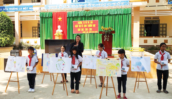 Ðể học sinh vui đến trường