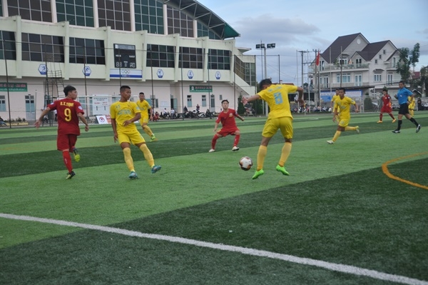 Lâm Đồng đứng đầu bảng A