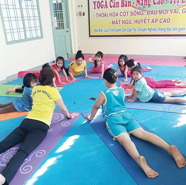 Lớp học Yoga cho trẻ tại CLB Dạ Nguyệt. Ảnh: V.T