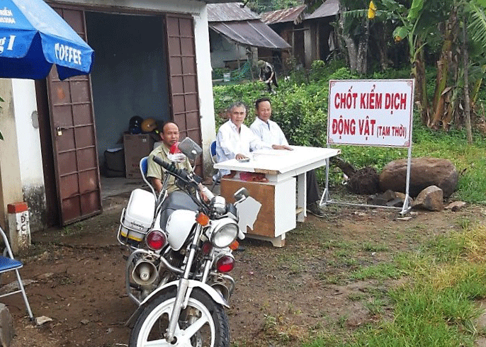 Chốt kiểm soát dịch tả lợn châu Phi vừa được huyện Bảo Lâm thành lập tại xã Lộc Nam