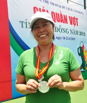 Tay vợt nữ Đinh Thị Bích Thảo