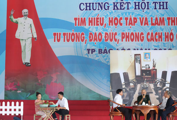 Tiểu phẩm “Người đảng viên mẫu mực” của Đảng bộ phường 2