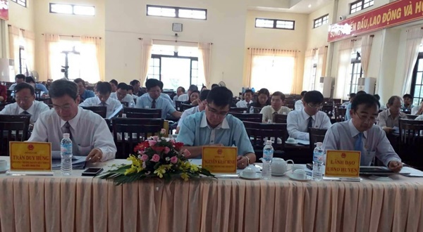 Các đại biểu tham dự kỳ họp 