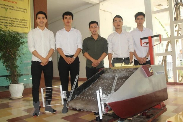 Ba chàng sinh viên với sáng chế nhặt rác thời đại công nghiệp 4.0