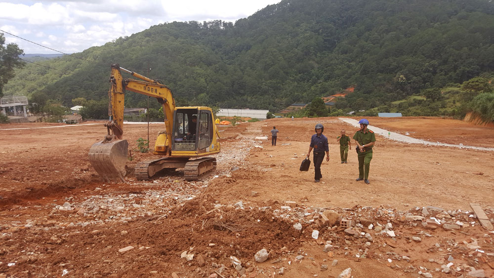 Đà Lạt: Vô tư san ủi, phân lô đất nền trái phép