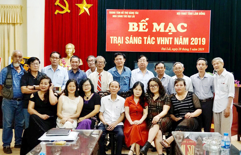 Ði xa để nhớ