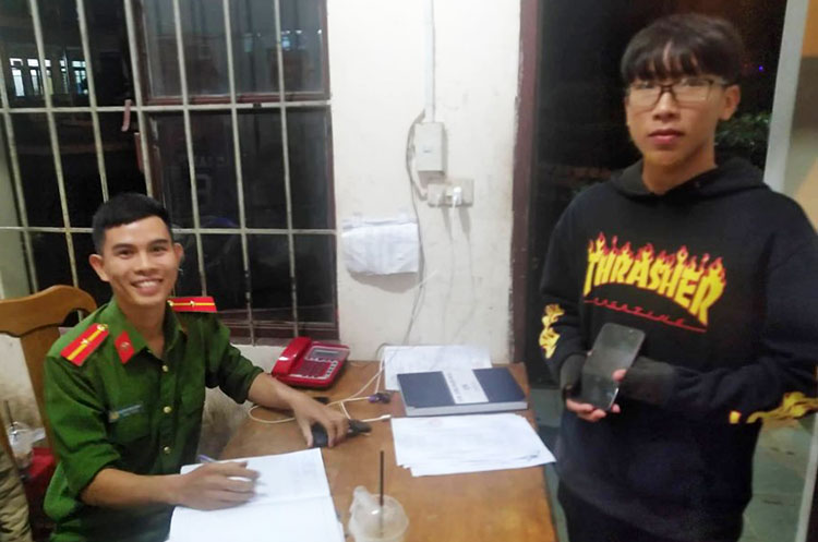 Cậu học sinh không tham của rơi