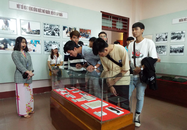 Triển lãm hình ảnh, kỷ vật &quot;Ký ức chiến tranh&quot;